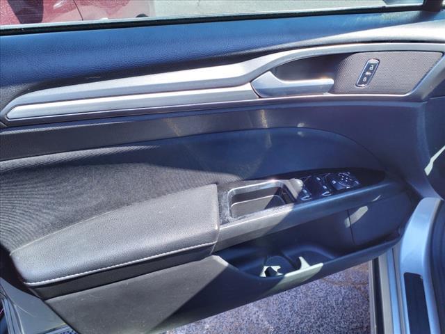 Photo of 2016 INGOT SILVER Ford Fusion