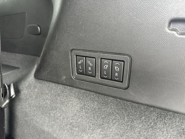 Photo of 2020 Black Cadillac XT6