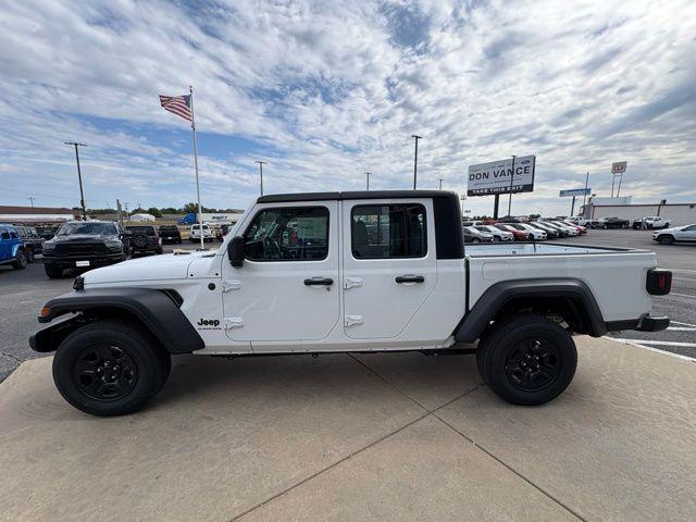 Photo of 2025 Bright White Clearcoat Jeep Gladiator