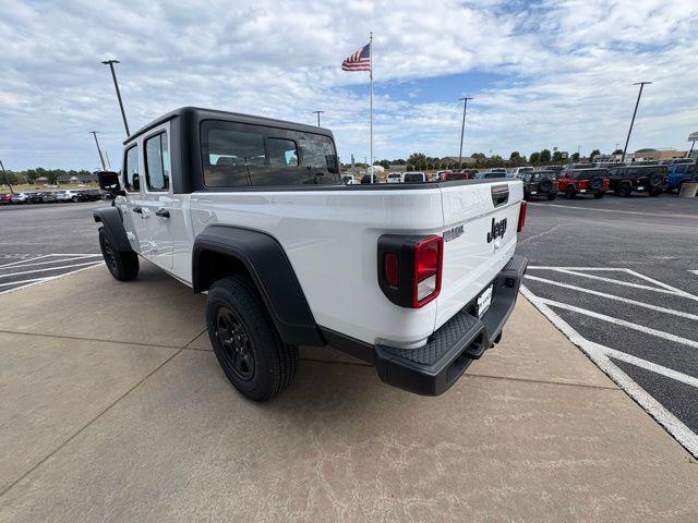 Photo of 2025 Bright White Clearcoat Jeep Gladiator