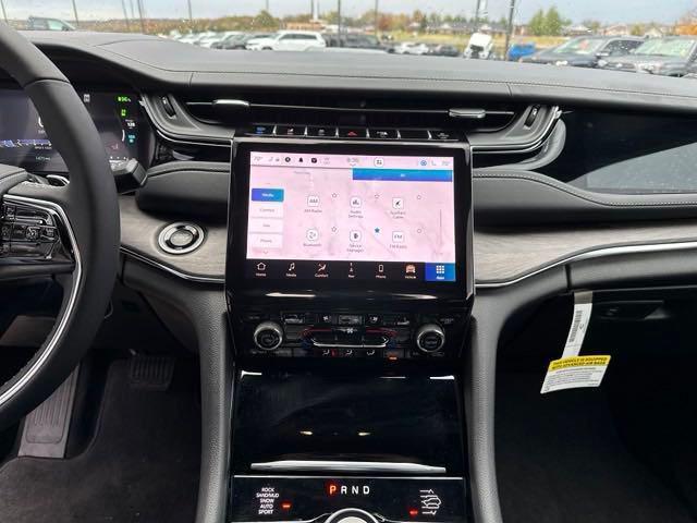 Photo of 2024 Silver Zynith Jeep Grand Cherokee 4xe