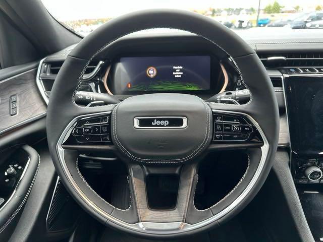 Photo of 2024 Silver Zynith Jeep Grand Cherokee 4xe