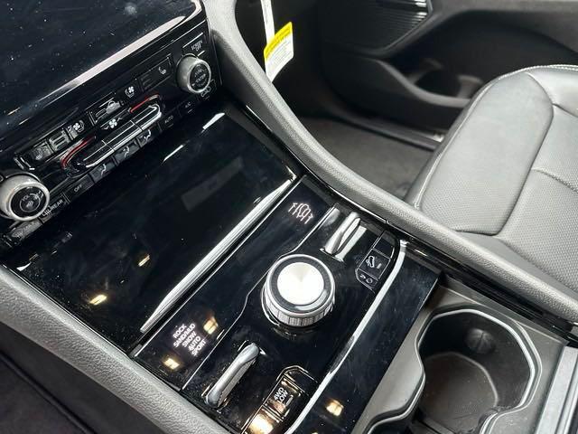 Photo of 2024 Silver Zynith Jeep Grand Cherokee 4xe