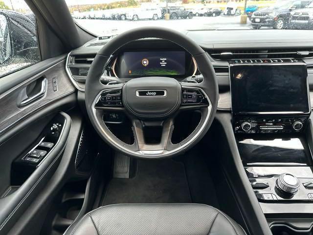 Photo of 2024 Silver Zynith Jeep Grand Cherokee 4xe
