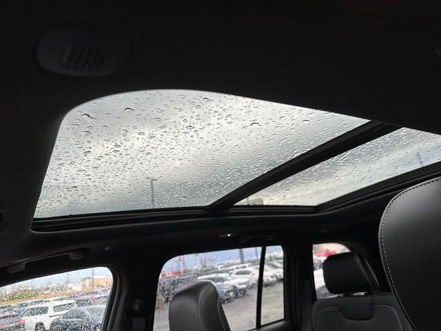 Photo of 2024 Silver Zynith Jeep Grand Cherokee 4xe