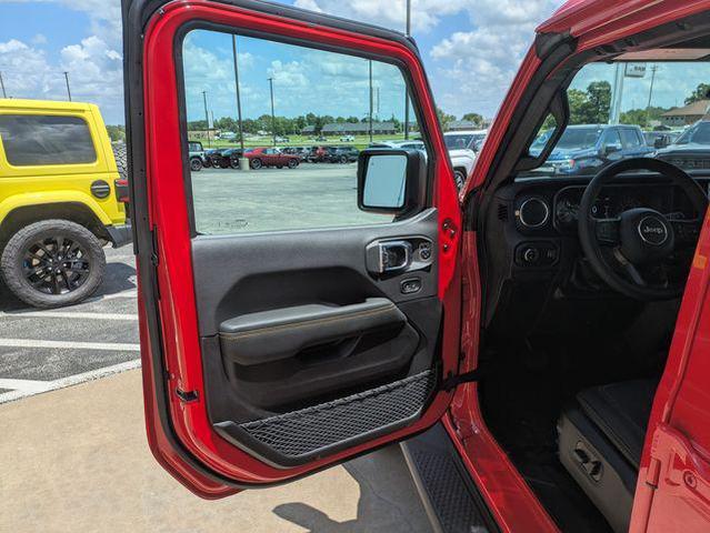 Photo of 2025 Firecracker Red Clearcoat Jeep Gladiator