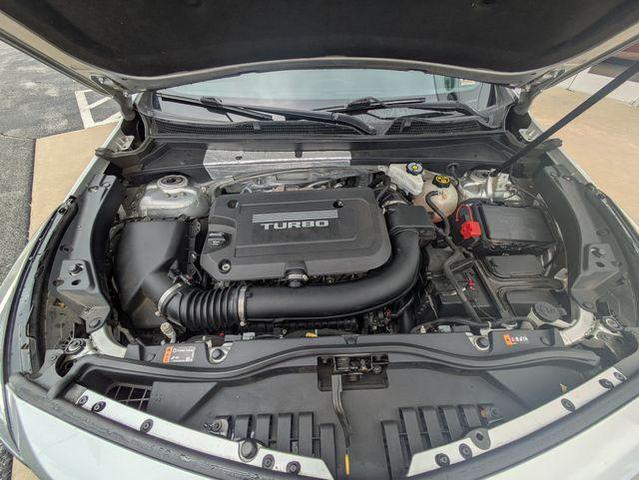 Photo of 2019 Radiant Silver Metallic Cadillac XT4