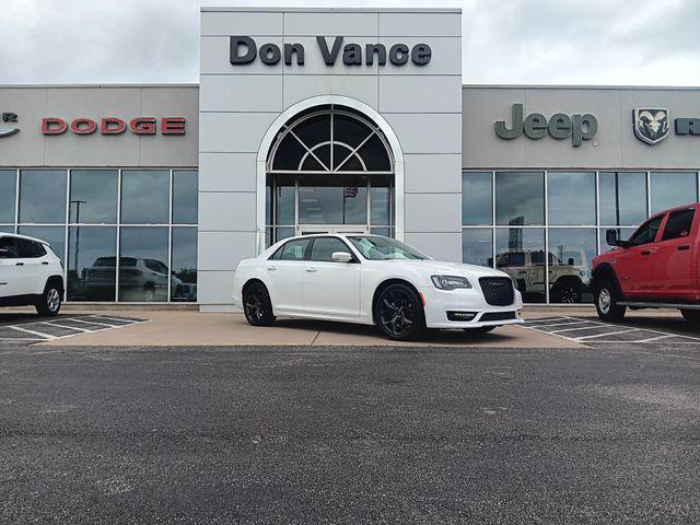 2021 Chrysler 300
