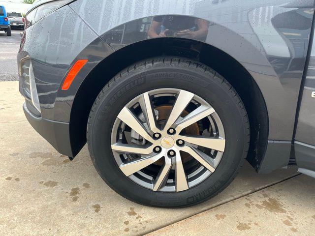 Photo of 2023 Iron Gray Metallic Chevrolet Equinox