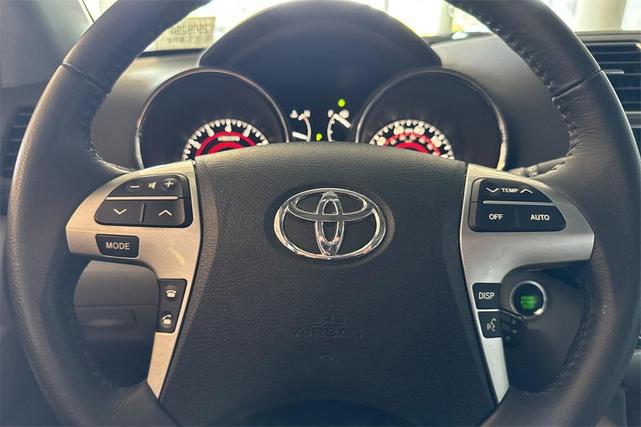 Photo of 2013 Blizzard Pearl Toyota Highlander