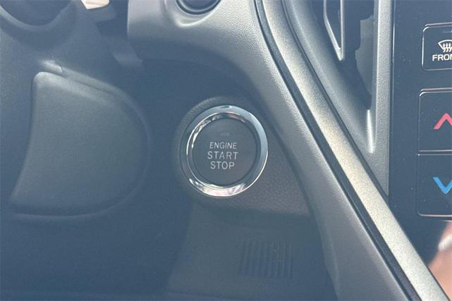 Photo of 2025 Crystal White Pearl Subaru Crosstrek