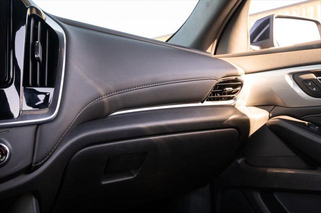 Photo of 2022 Mosaic Black Metallic Chevrolet Traverse