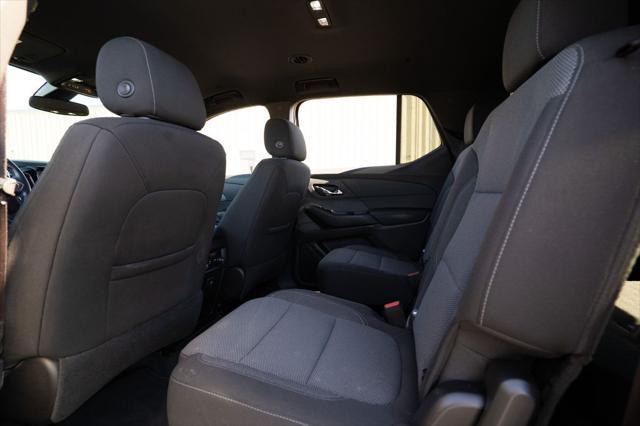 Photo of 2022 Mosaic Black Metallic Chevrolet Traverse