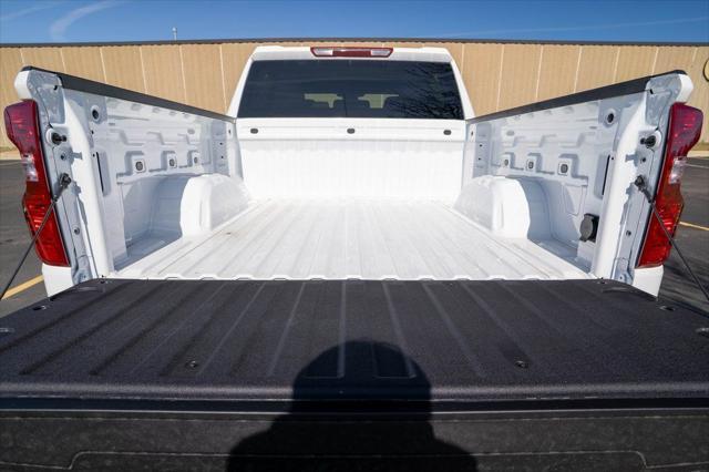 Photo of 2025 Summit White Chevrolet Silverado 1500