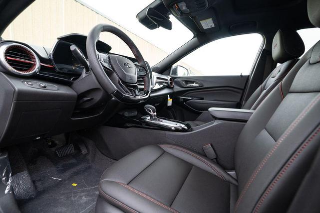Photo of 2025 Summit White Chevrolet Trax