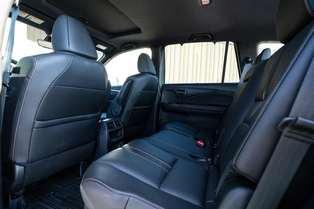 Photo of 2022 Lunar Silver Metallic Honda Passport