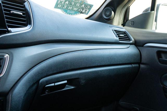 Photo of 2022 Lunar Silver Metallic Honda Passport