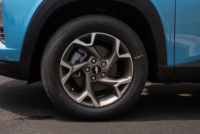 Photo of 2025 Marina Blue Metallic Chevrolet Trax