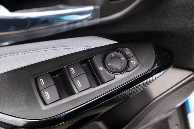 Photo of 2025 Marina Blue Metallic Chevrolet Trax