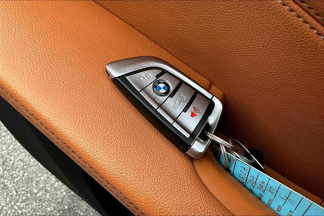 Photo of 2019 Arctic Gray Metallic BMW X7
