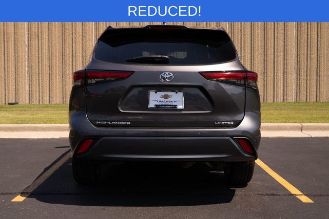 Photo of 2023 Magnetic Gray Metallic Toyota Highlander
