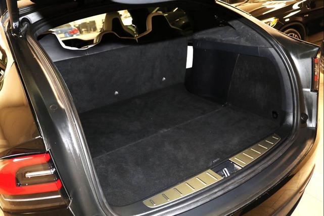 Photo of 2018 Black Tesla Model X