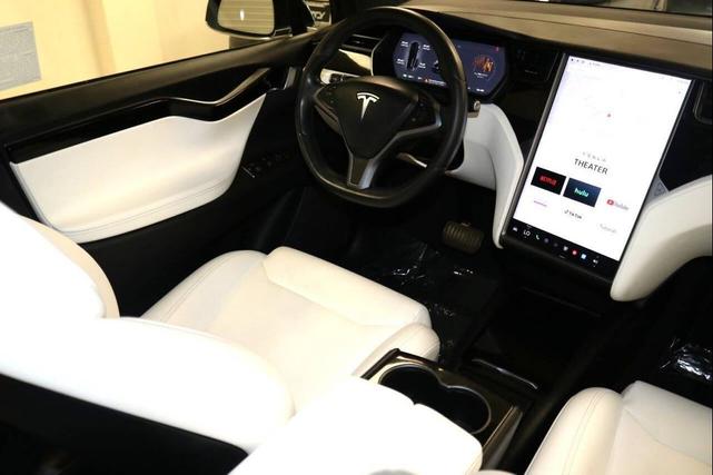 Photo of 2018 Black Tesla Model X