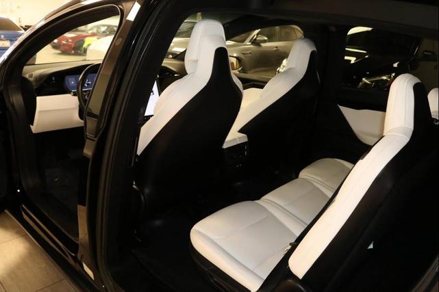 Photo of 2018 Black Tesla Model X