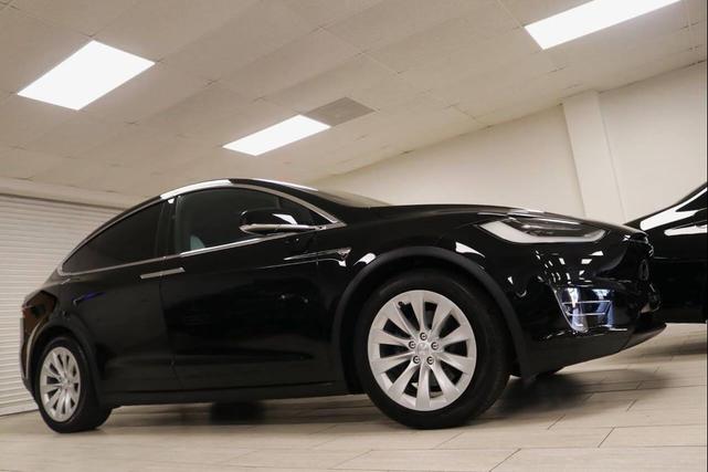 Photo of 2018 Black Tesla Model X