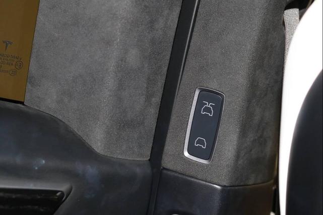 Photo of 2018 Black Tesla Model X