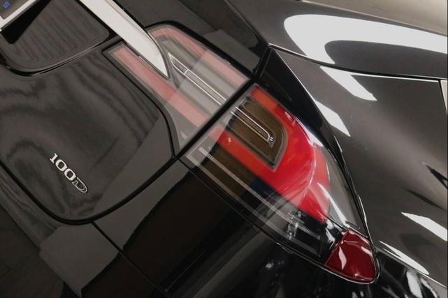 Photo of 2018 Black Tesla Model X