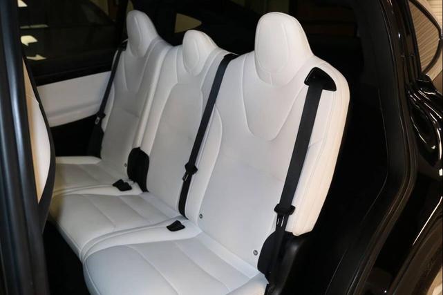 Photo of 2018 Black Tesla Model X