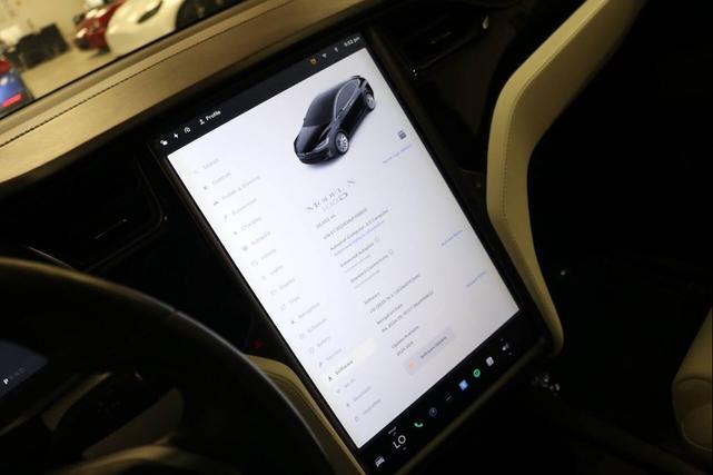 Photo of 2018 Black Tesla Model X