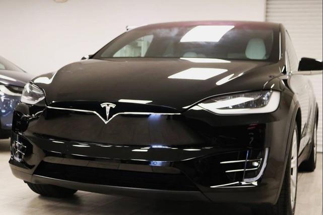 Photo of 2018 Black Tesla Model X