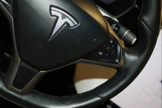 Photo of 2018 Black Tesla Model X