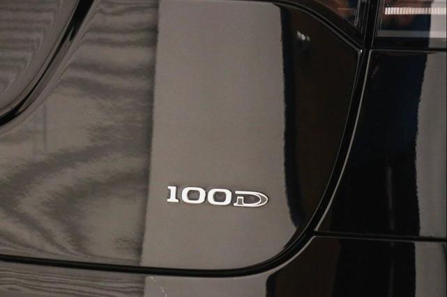 Photo of 2018 Black Tesla Model X