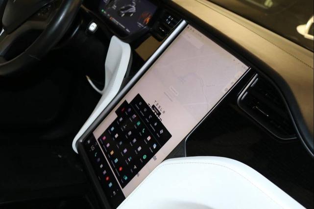 Photo of 2018 Black Tesla Model X