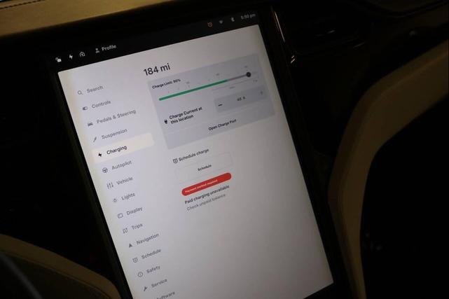 Photo of 2018 Black Tesla Model X