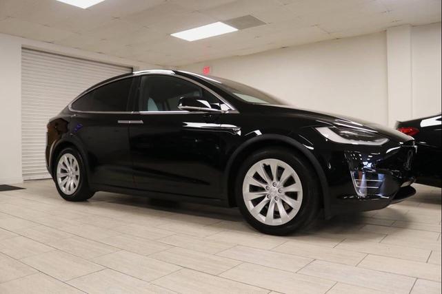 Photo of 2018 Black Tesla Model X