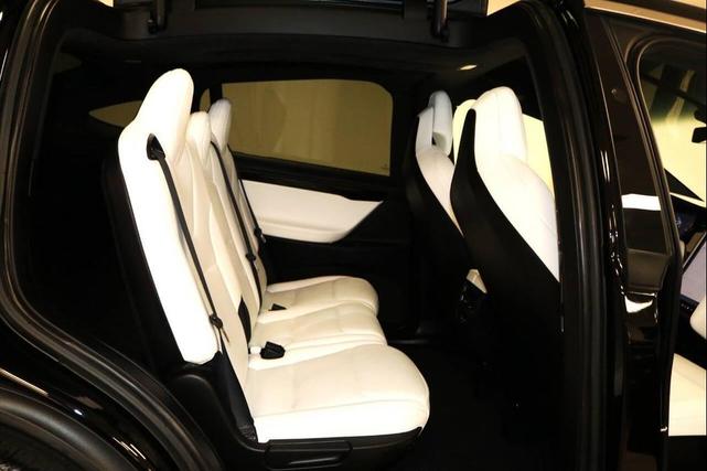 Photo of 2018 Black Tesla Model X