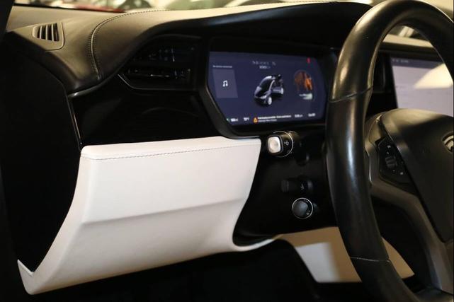Photo of 2018 Black Tesla Model X