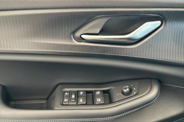 Photo of 2025 Baltic Gray Metallic Clearcoat Jeep Grand Cherokee L