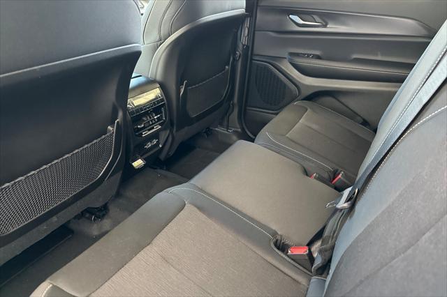Photo of 2025 Baltic Gray Metallic Clearcoat Jeep Grand Cherokee L