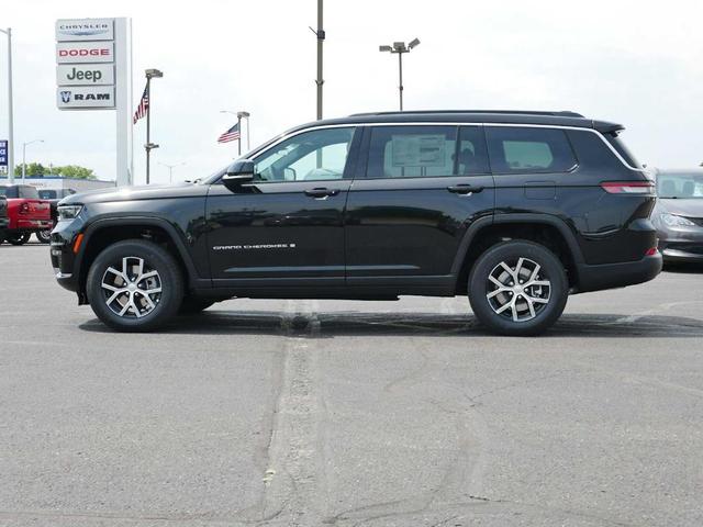Photo of 2025 Black Jeep Grand Cherokee L