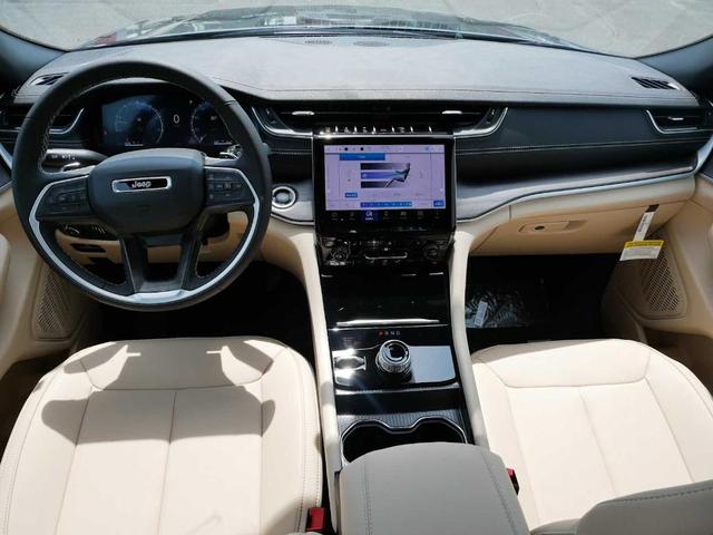 Photo of 2025 Black Jeep Grand Cherokee L