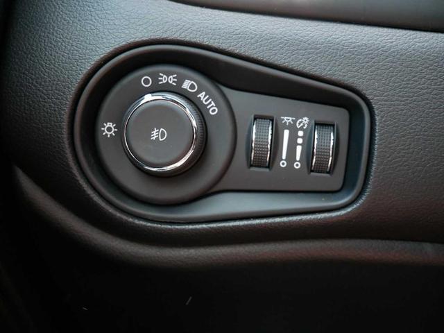 Photo of 2021 Black Jeep Renegade