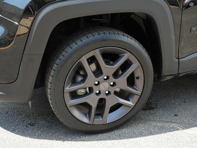 Photo of 2021 Black Jeep Renegade