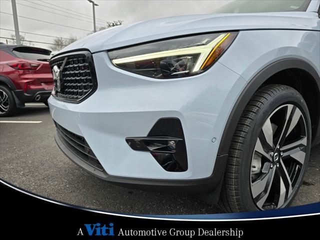 Photo of 2025 Cloud Volvo XC40