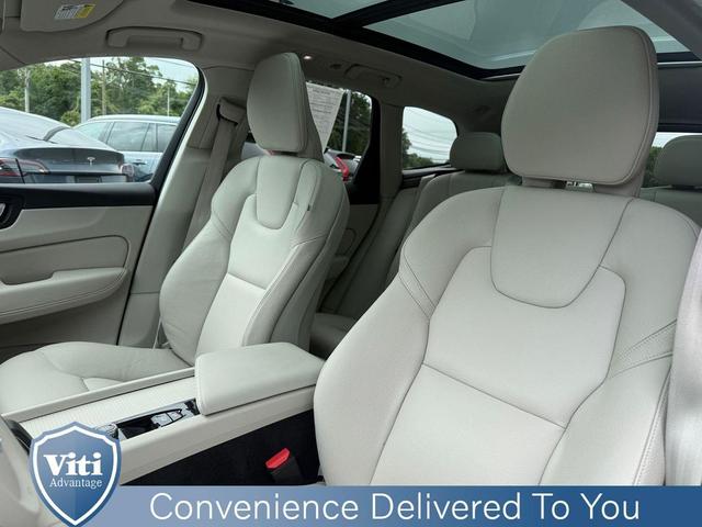 Photo of 2024 Onyx Black Metallic Volvo XC60