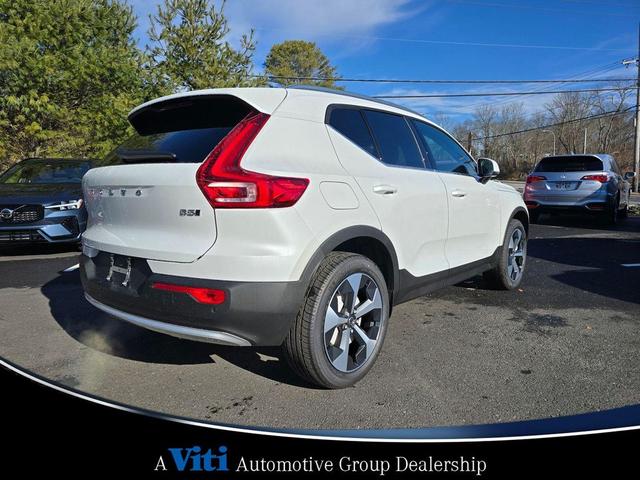 Photo of 2025 Crystal White Pearl Volvo XC40